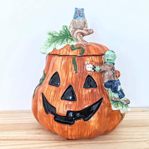 debbie mumm Other - Vintage Debbie Mumm Sakura Hand Painted  Halloween Cookie Jar Jack O Lanterns
